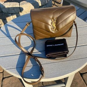 YSL Saint Laurent Toy Loulou Shoulder bag